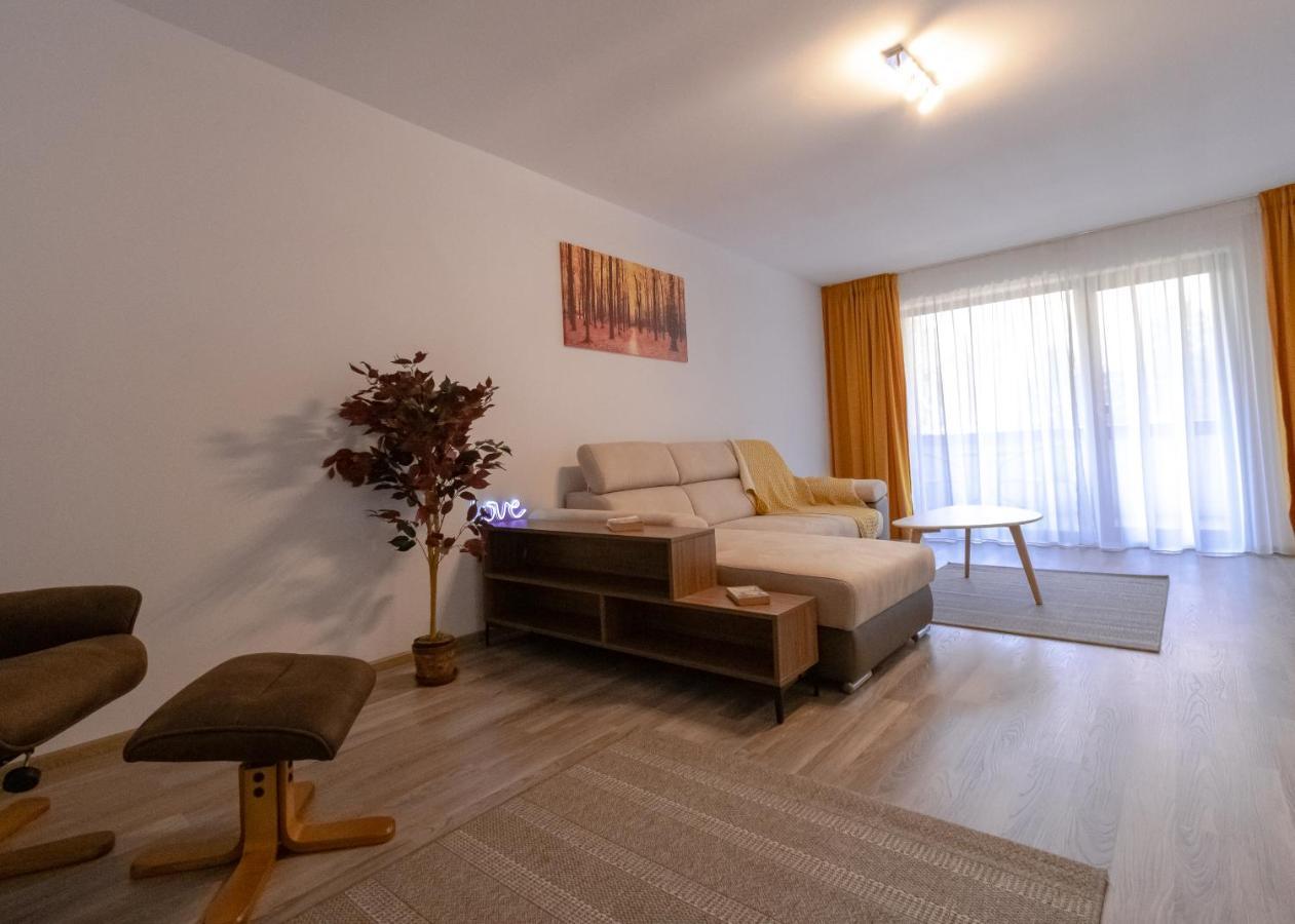 Transylvanian Apt. W/ Lrg. Terrace And Parking - Karpatenhaus Braşov Exterior foto
