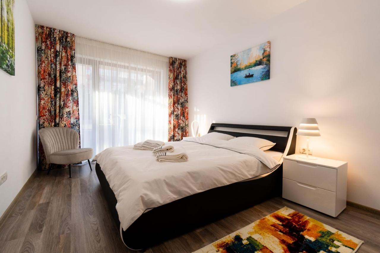 Transylvanian Apt. W/ Lrg. Terrace And Parking - Karpatenhaus Braşov Exterior foto